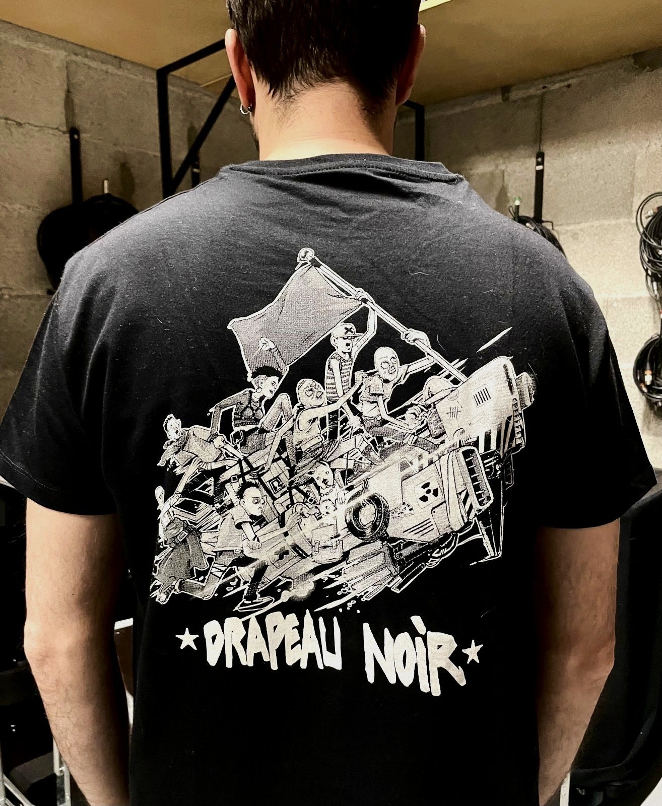 Tee-shirt Drapeau Noir